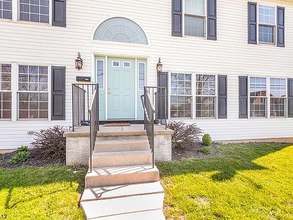 3rd image of 801 Wilbur Ave