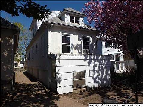 2nd image of 266 Grimsby St #268