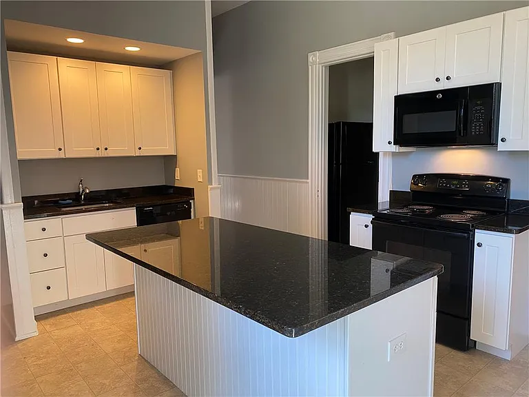 24 W Main St #1 — Photo 7