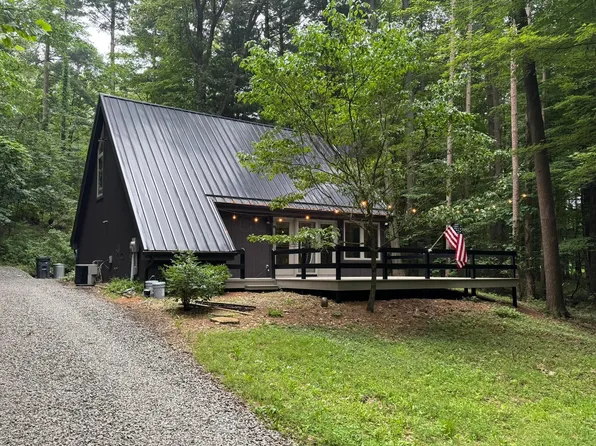 633 Kingsview Dr, Howard, OH 43028