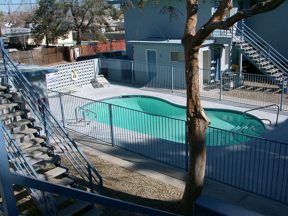 1st image of 5904 Bromley Ave APT 9