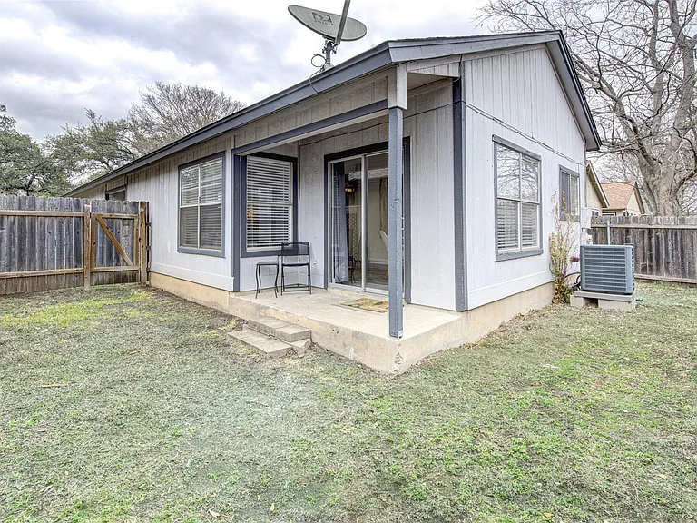 6009 Richard Carlton Blvd — Photo 23