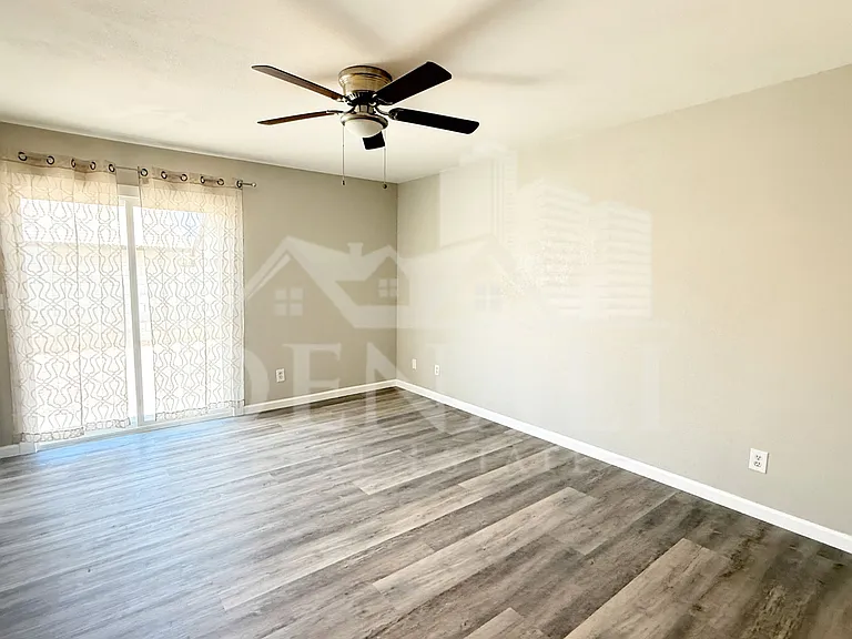 490 E Bart Dr — Photo 11