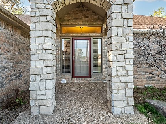 5th image of 82 Taylor Dr