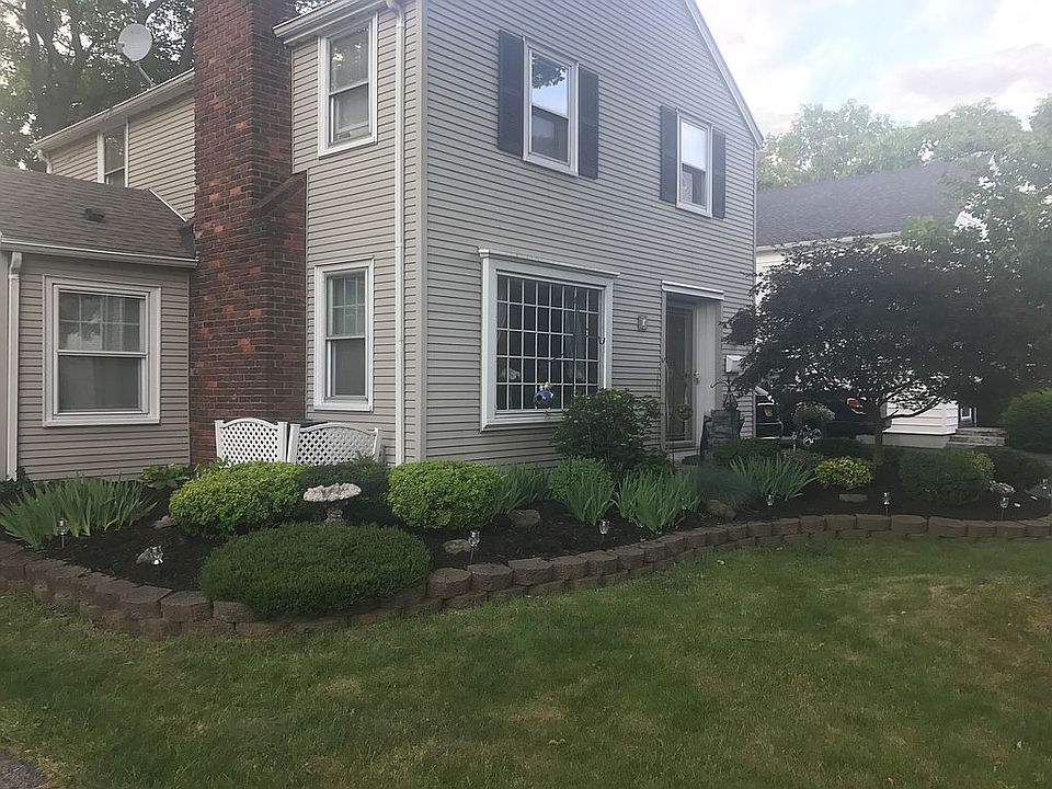 2nd image of 102 Wyndale Rd