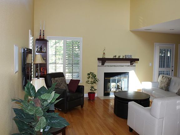 5th image of 10618 N Blaney Ave