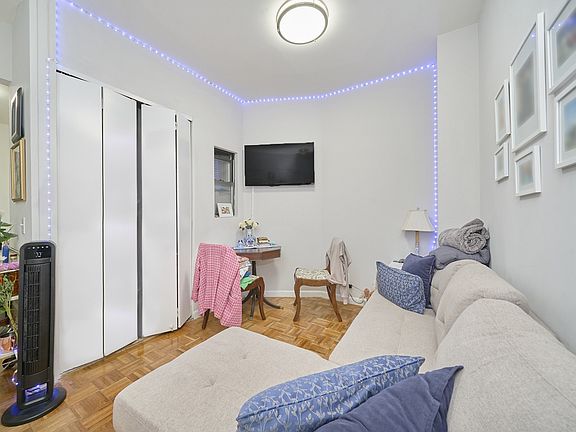 2nd image of 335 W 43rd St APT 2B