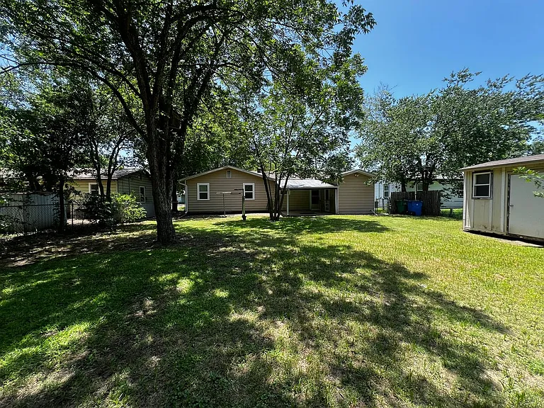 409 Oscar St — Photo 20