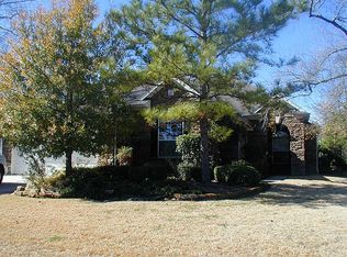 70 Lake Windsor Cir, Conroe, TX 77384