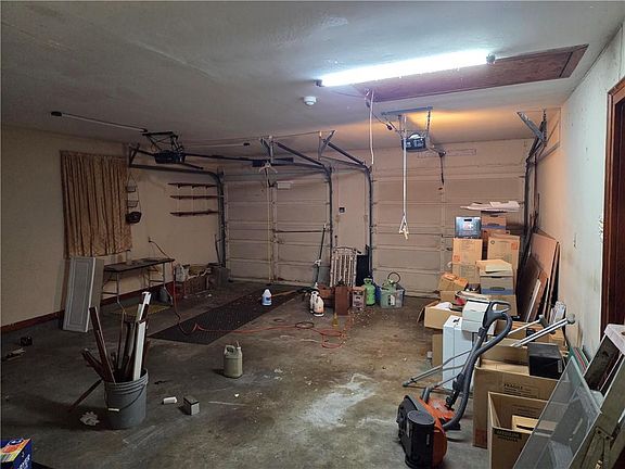 5th image of 67 Marie Dr