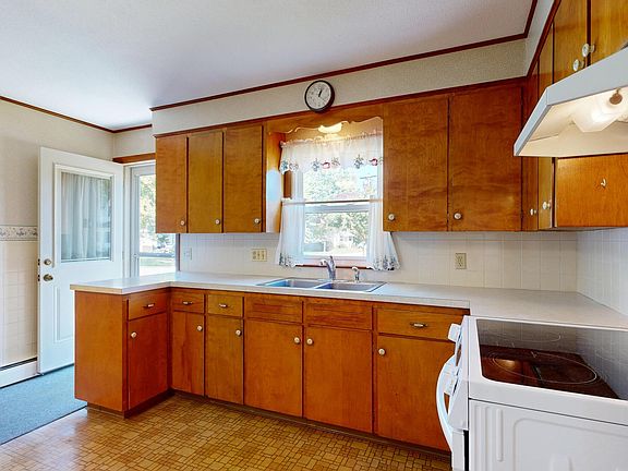 5th image of 63 Morse Avenue