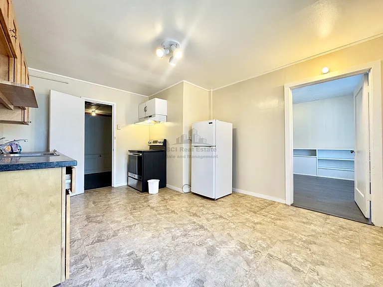 2422 Balboa St — Photo 5