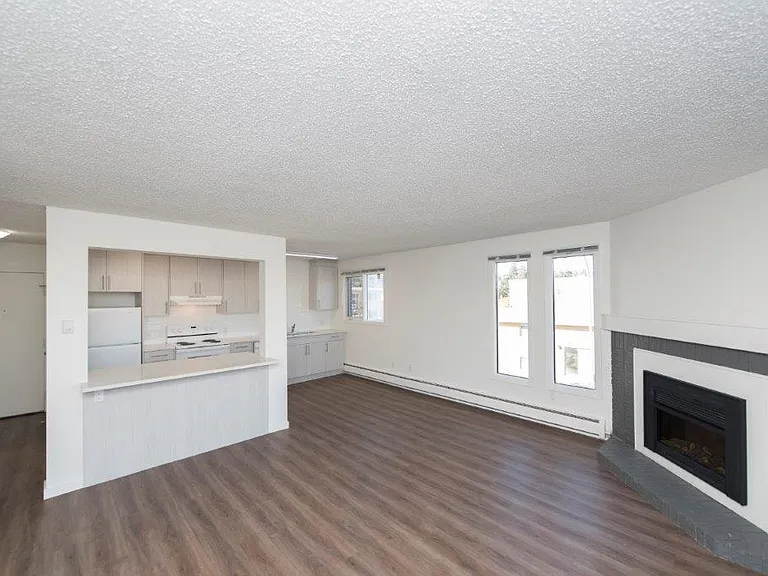 1837 11th Ave SW — Photo 17