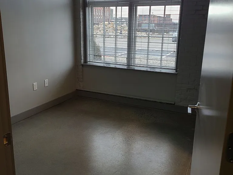 55 Wamsutta St — Photo 4