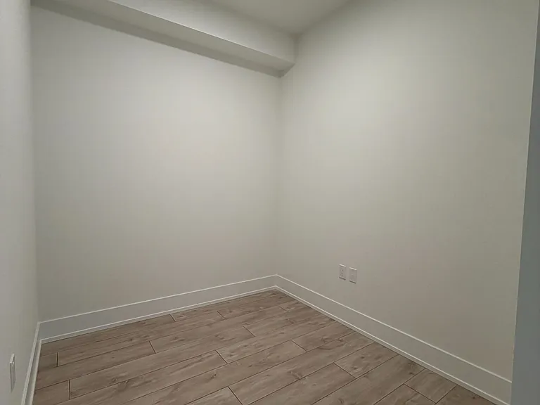 858 Dupont St #721 — Photo 16