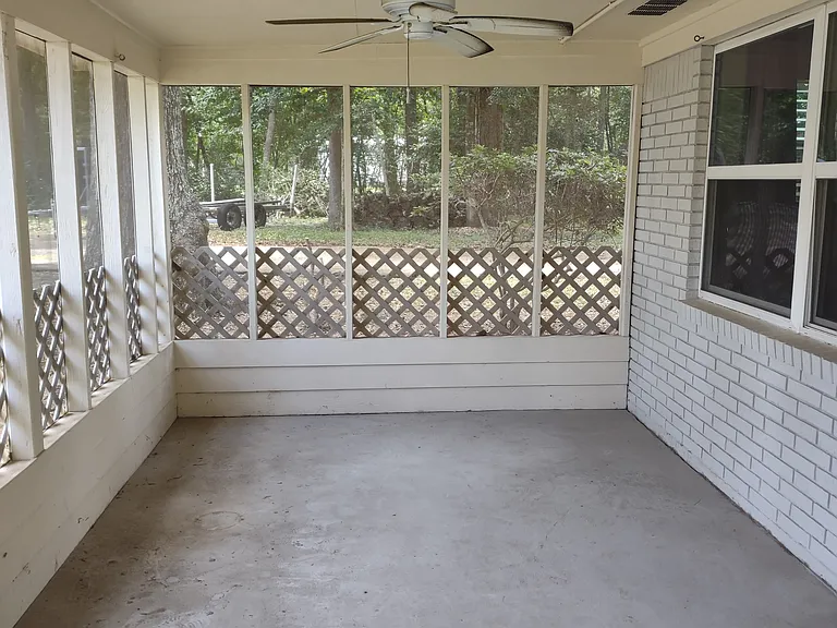 553 Sherwood Forest Dr — Photo 11