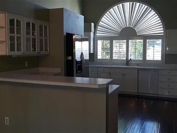 5th image of 5783 Craindale Dr