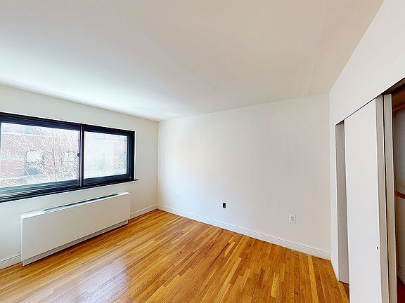 5th image of 50 Prince St APT 5J
