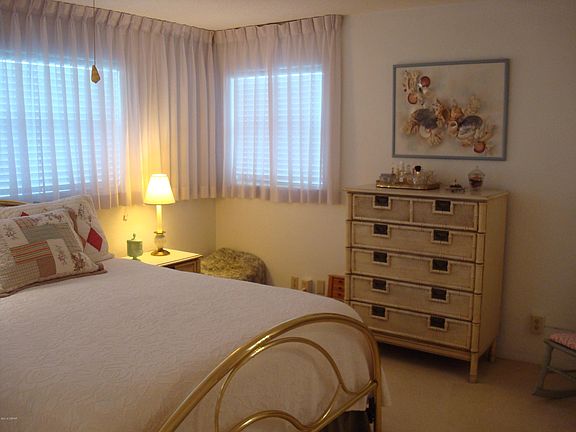 5th image of 32 Aqua Vista Dr