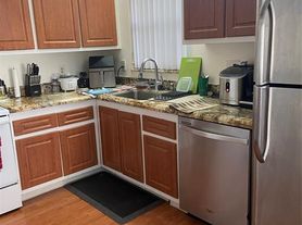 9641 Riverside Dr, Coral Springs, FL