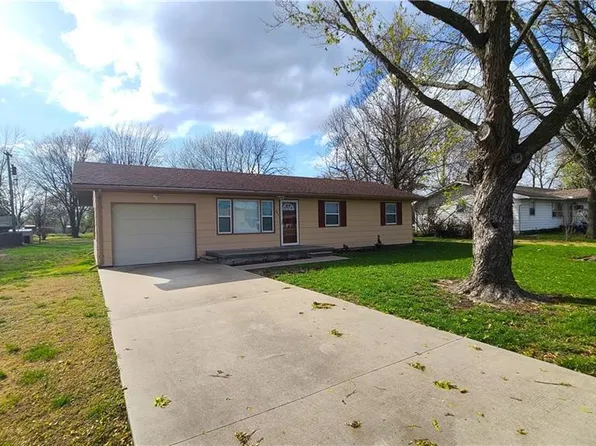 303 Clay St, Uniontown, KS 66779