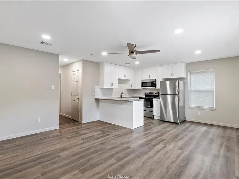 1502 Alpine Cir #D — Photo 5