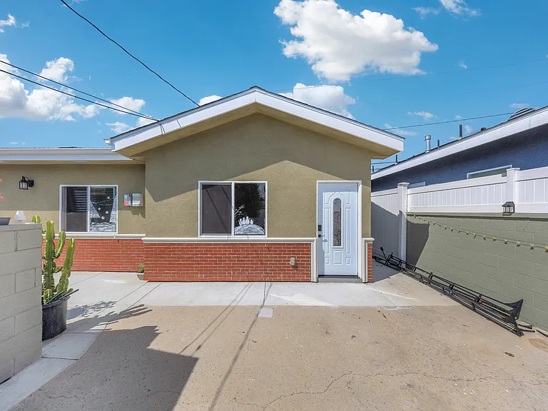 415 N Toland Ave #D — Photo 10