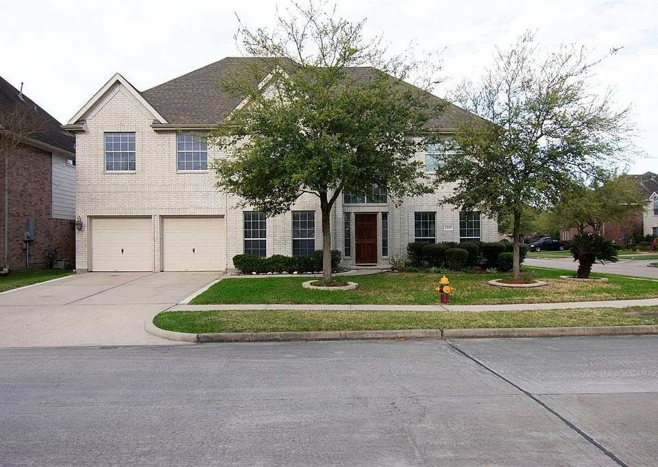 1st image of 2409 Pine Lake Dr