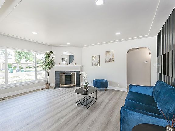 3rd image of 5383 Easterby Dr N