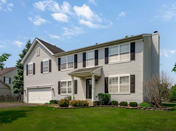 1216 Barlina Rd, Crystal Lake, IL 60014