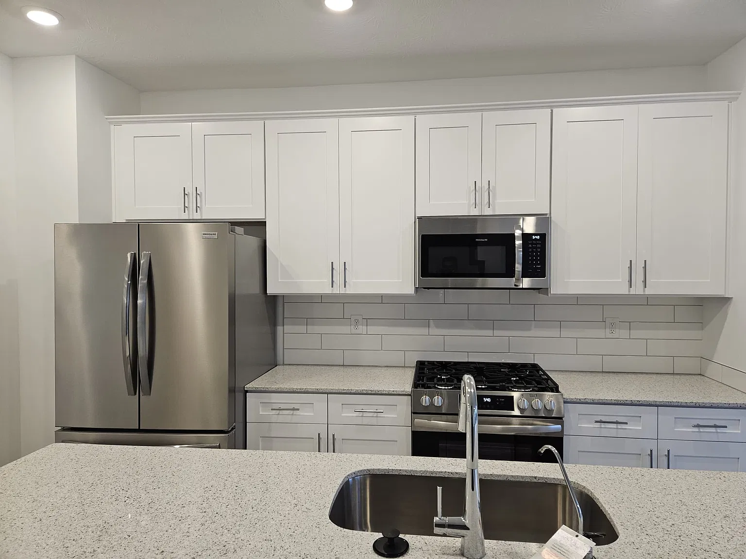 3 bed, 1710 sqft, $2,500 — Photo 4