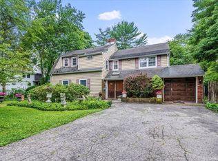 476 W Main St, Huntington, NY 11743