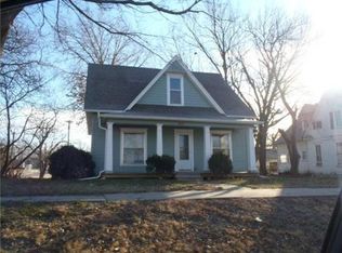 633 N Main St, Ottawa, KS 66067
