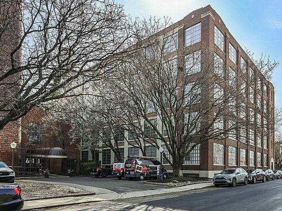 2nd image of 611 N Park Ave APT 208