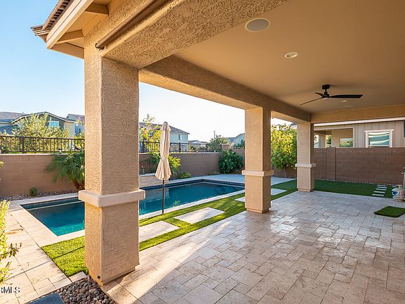 4th image of 2061 E WISTERIA Drive