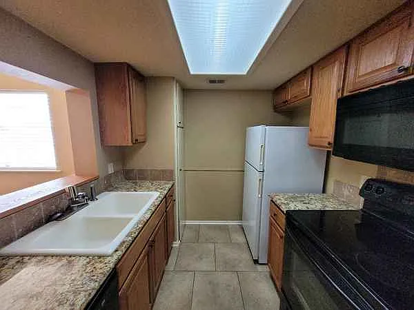 3121 Johnston St #138 — Photo 9