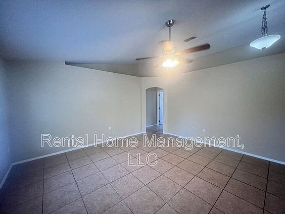 3rd image of 2537 Hickory Oak Blvd