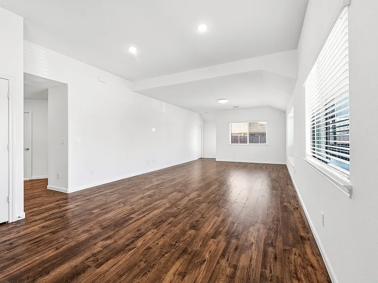 1204 Sumner St — Photo 12