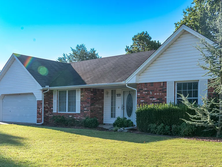 2221 W Memphis Pl — Photo 1