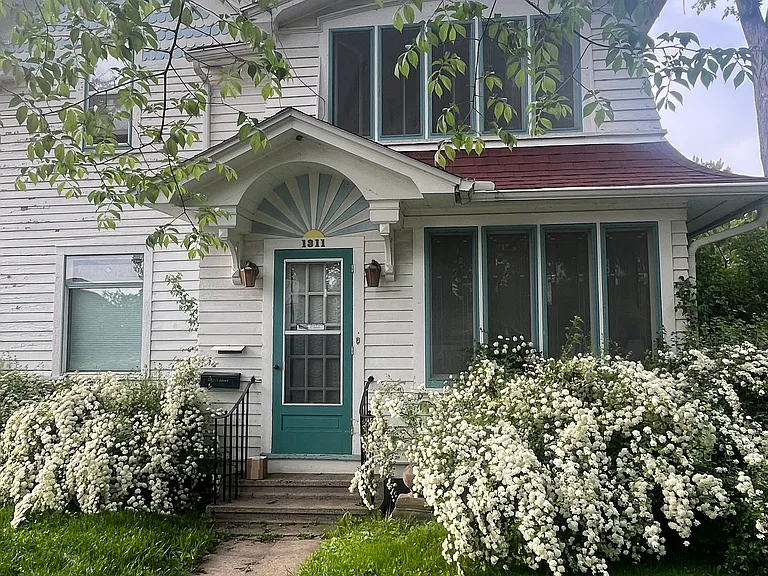 Adams St — Photo 1