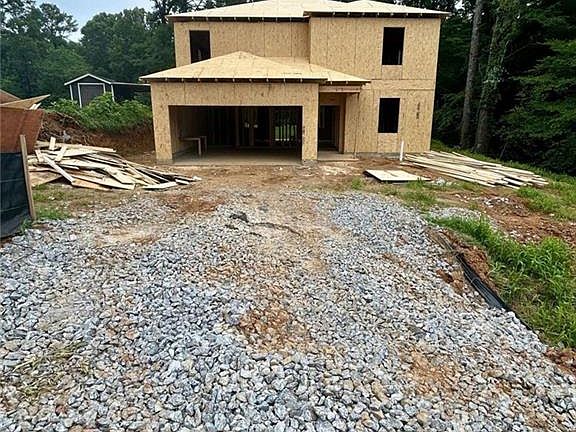 2nd image of 11 Meadowview Cir