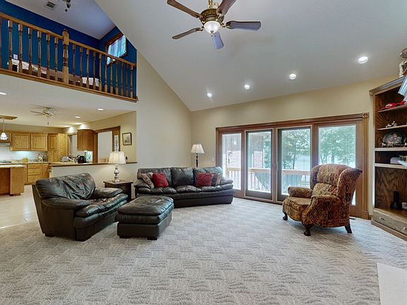 2nd image of 81 Woodridge Ln