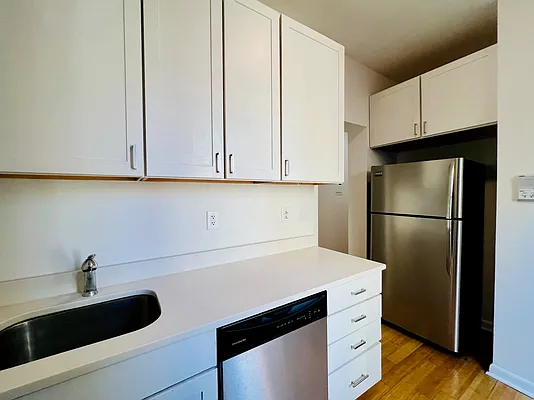 Rented by Mann Maurice A | media 18