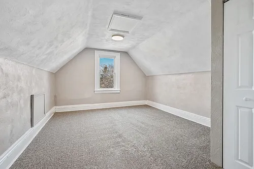 304 Marlow St Photo 1