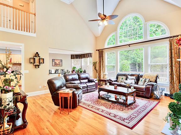 5th image of 652 Vinings Estates Dr SE