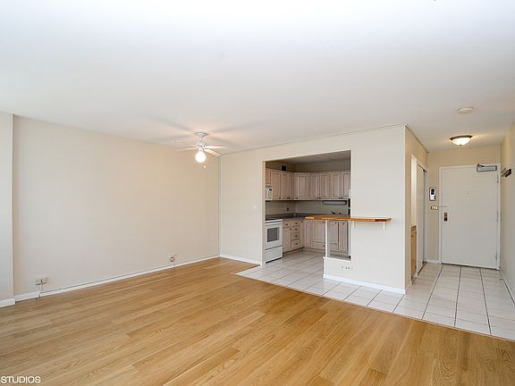 4th image of 3550 N Lake Shore Dr APT 2405