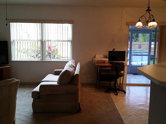 2nd image of 14 Coventry Ct