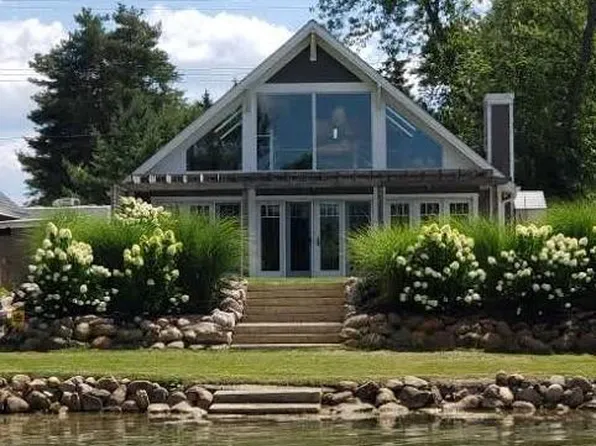 607 Dunleavy Dr, Highland, MI 48356