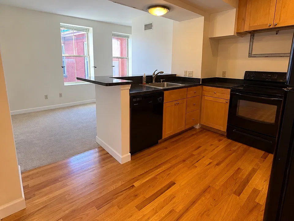 20 E Main St #5