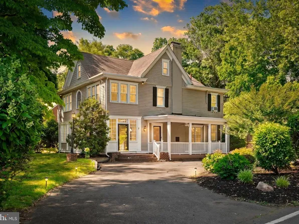 2 Wilburtha Rd, Ewing, NJ 08628